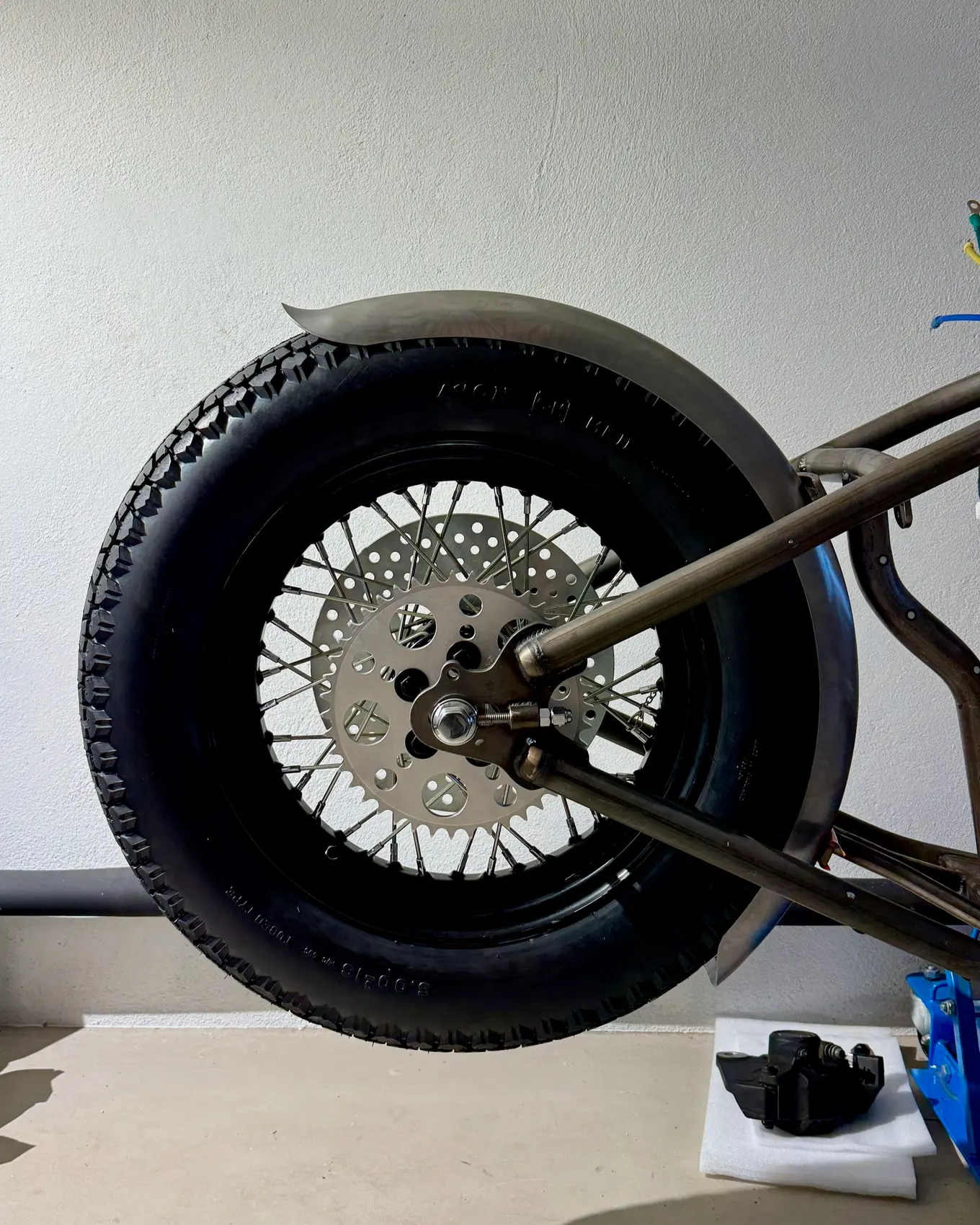 The rear wheel in the frame, seen from behind